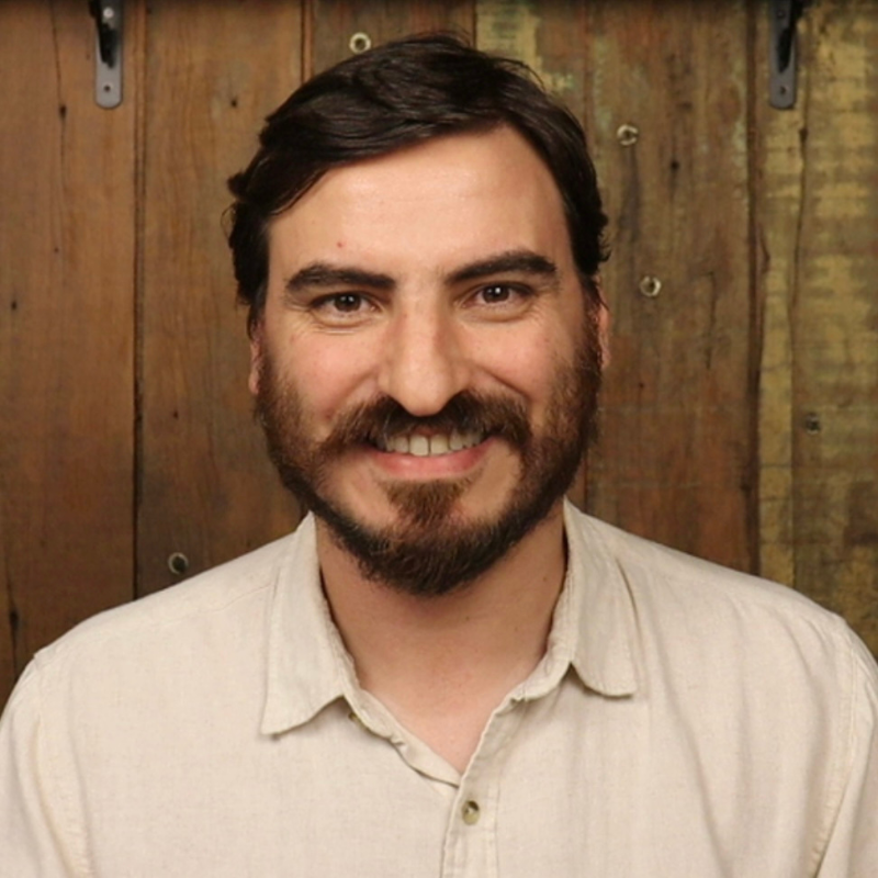 Jota Borgonhoni — Psicólogo clínico